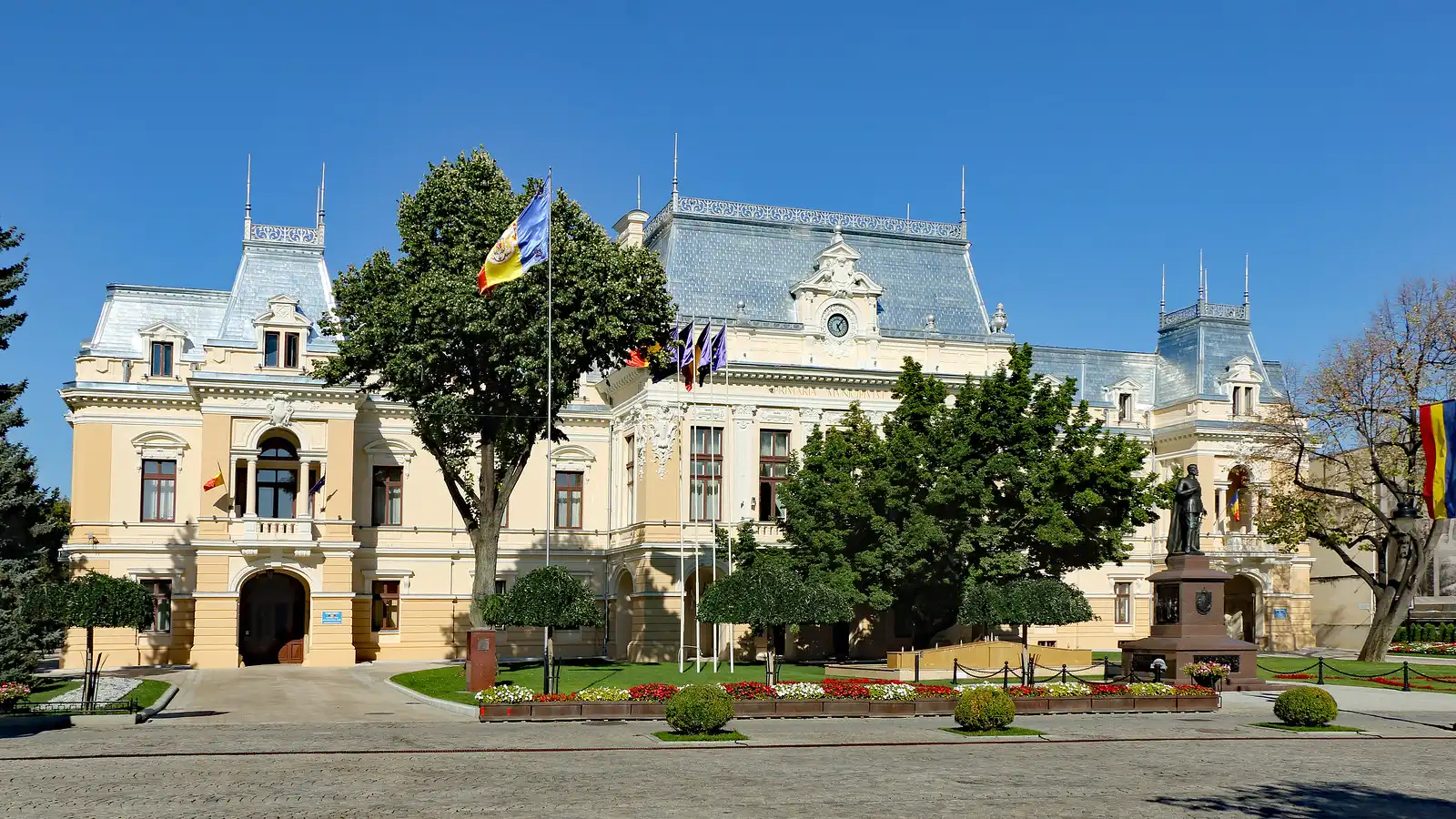 10 lucruri pe care chiar ar trebui să le vizitezi în Iași