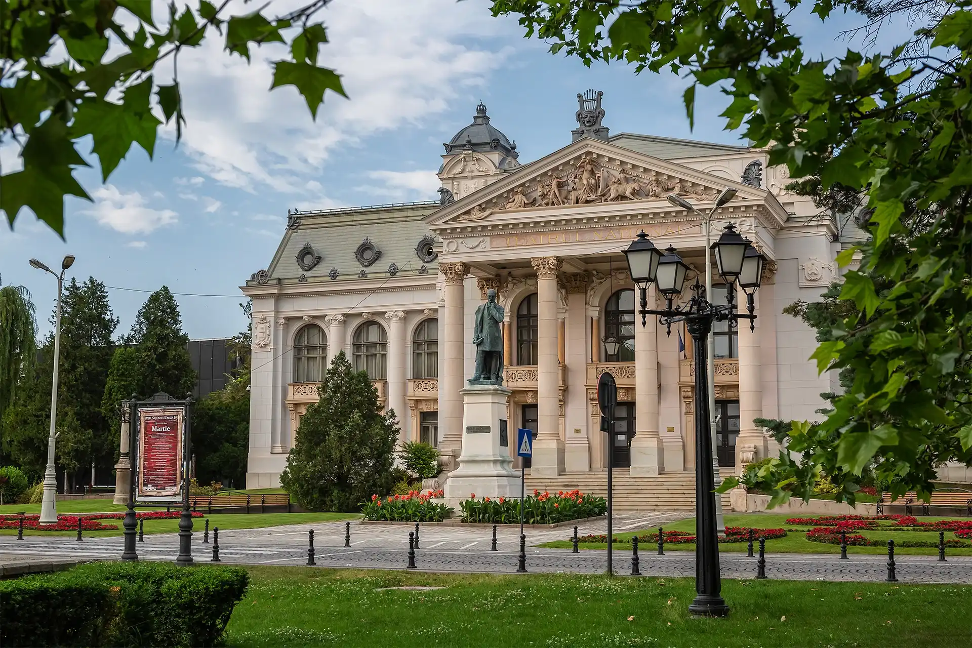 Teatrul Național Vasile Alecsandri
